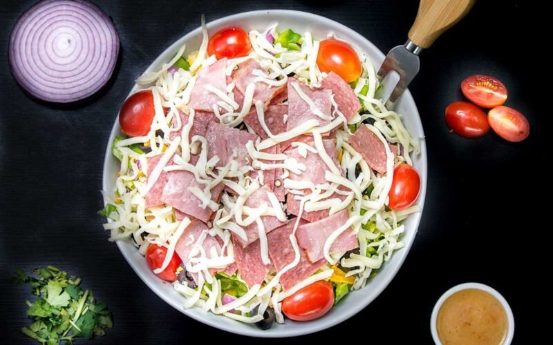 Lettuce,beef salami, precious mozzarella, grape tomatoes, olives & side of Italian dressing.